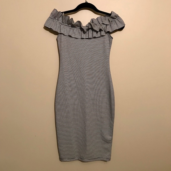 Zara Off The Shoulder Dress Size S - Picture 2 of 5